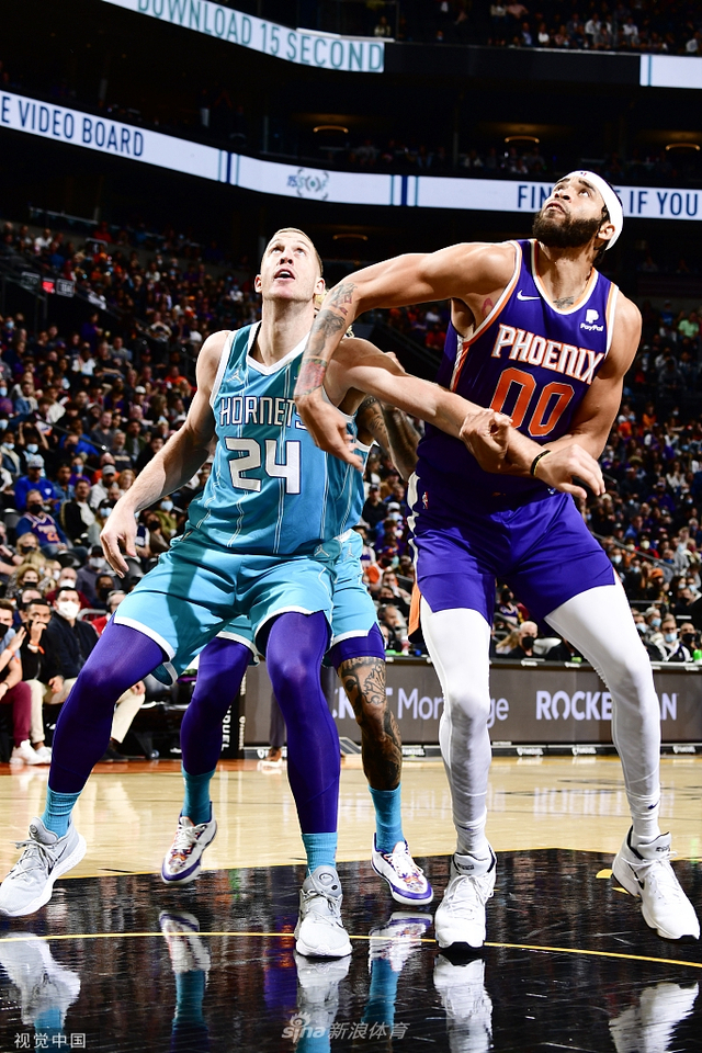 手发出了明 手发出了明